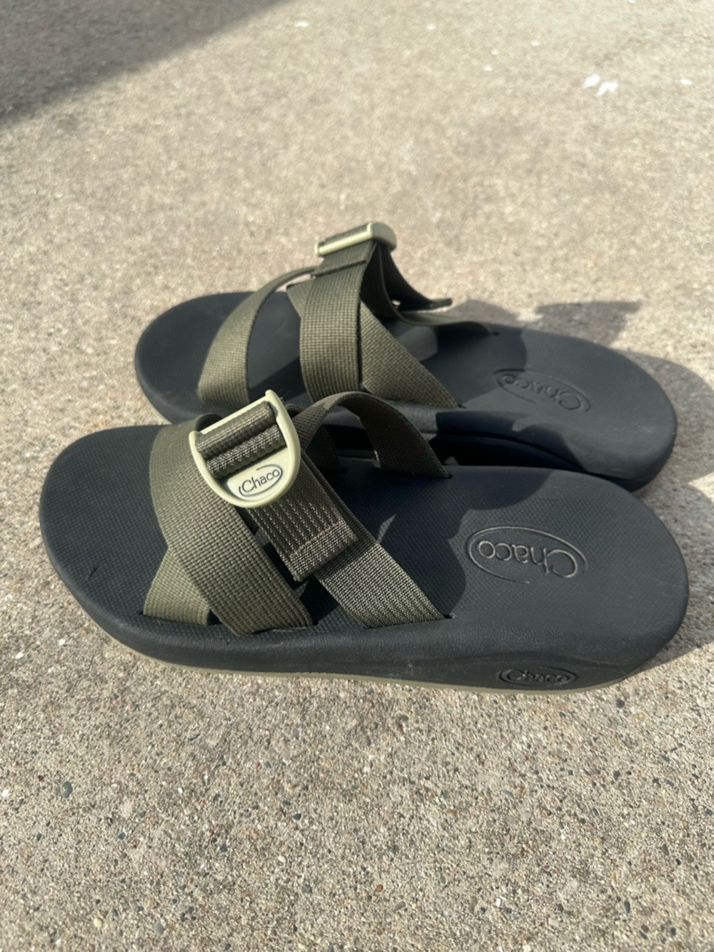 Chaco Olive Green and Black Men’s CushZ s Slide Size 10 - Picture 4 of 9